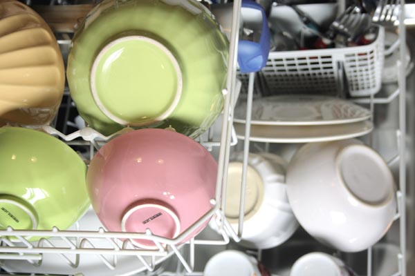 Remplacer le sel du lave-vaisselle : quelles options choisir ?