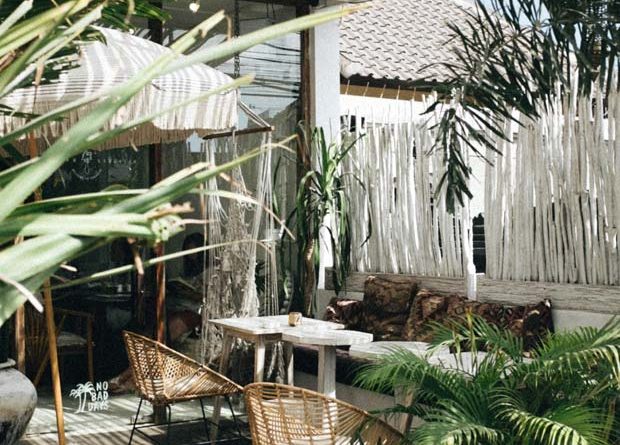 ombre terrasse avec branches